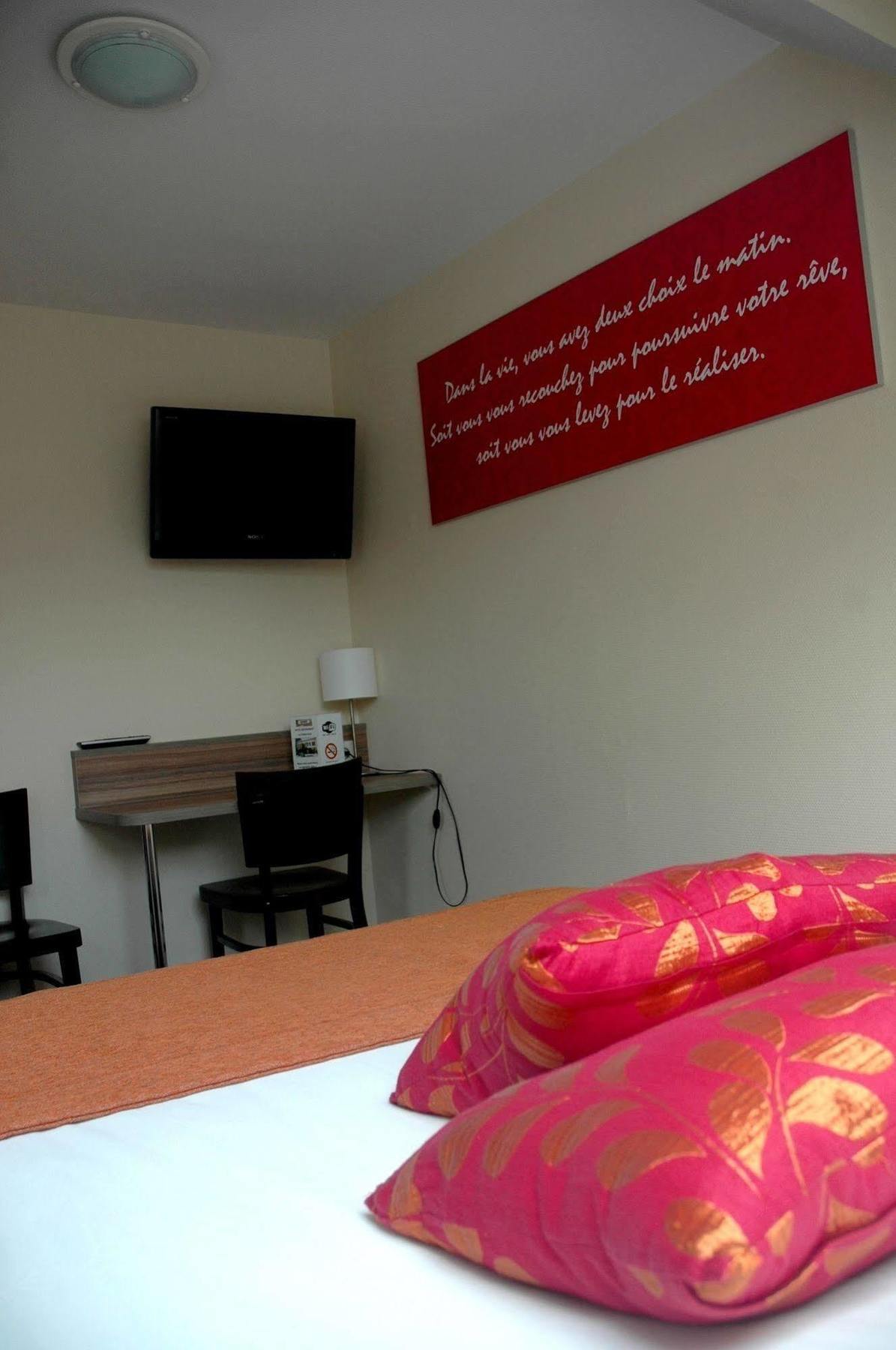 Logis Hotel Le Chene Vert ซาฟเนย์ ภายนอก รูปภาพ