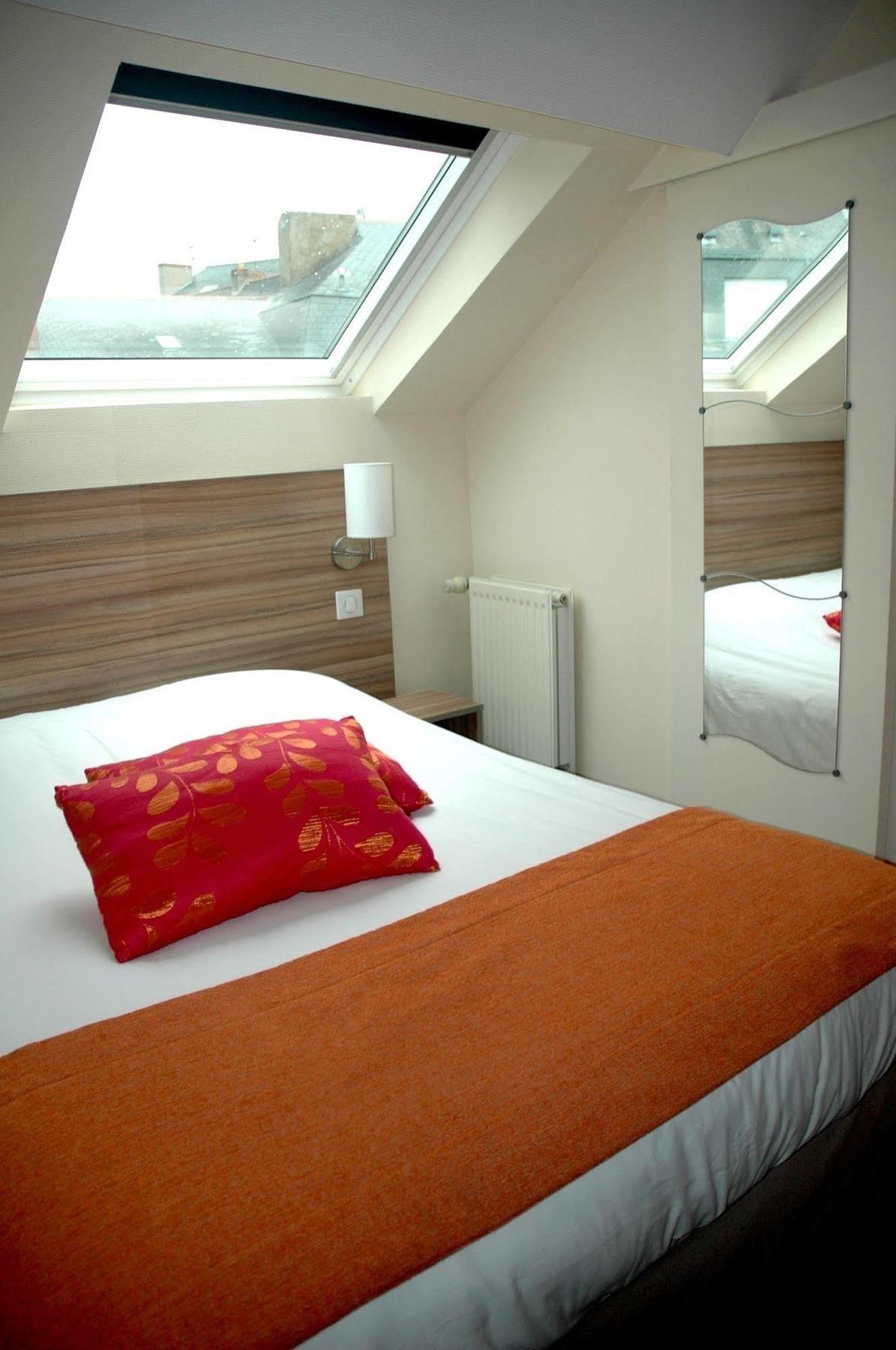Logis Hotel Le Chene Vert ซาฟเนย์ ภายนอก รูปภาพ